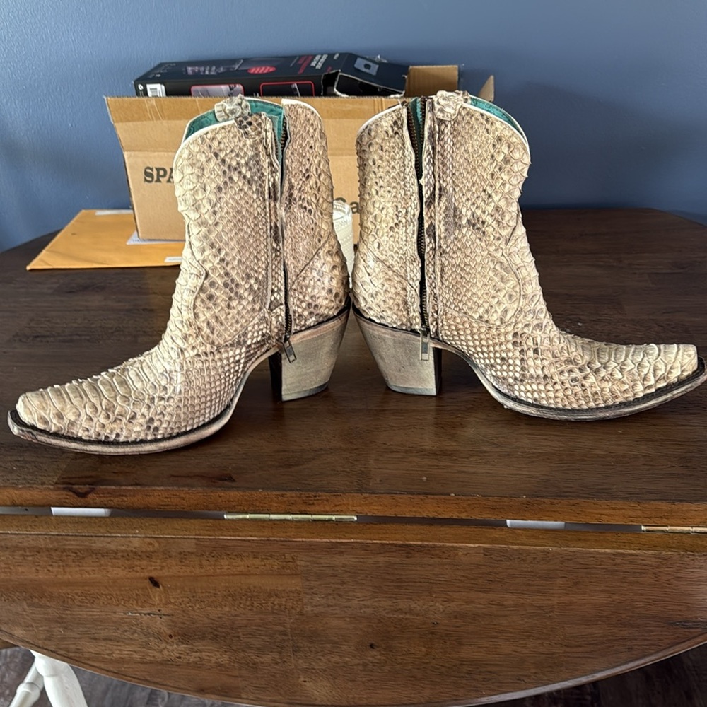 Python textured corral boots - Picture 3 of 9